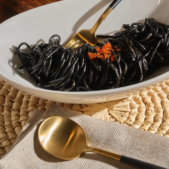 24-Piece Gold Silverware Set Gold Utensils Set for 6, Gold Spoons and Fork NWT - Picture 5 of 15